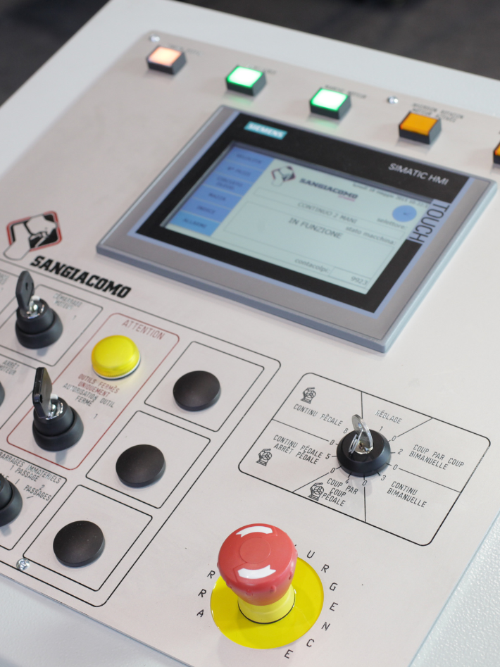 MUDANÇA DE CURSO AUTOMÁTICA COM CONTROLE NUMÉRICO
